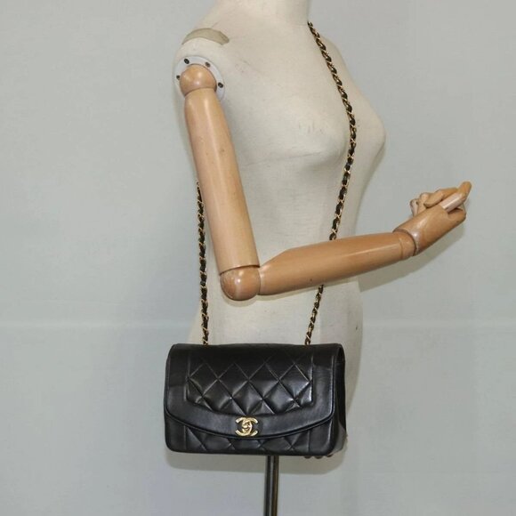 CHANEL Diana 22 Chain Shoulder Bag Lamb Skin Black Gold CC Auth - Picture 1 of 16